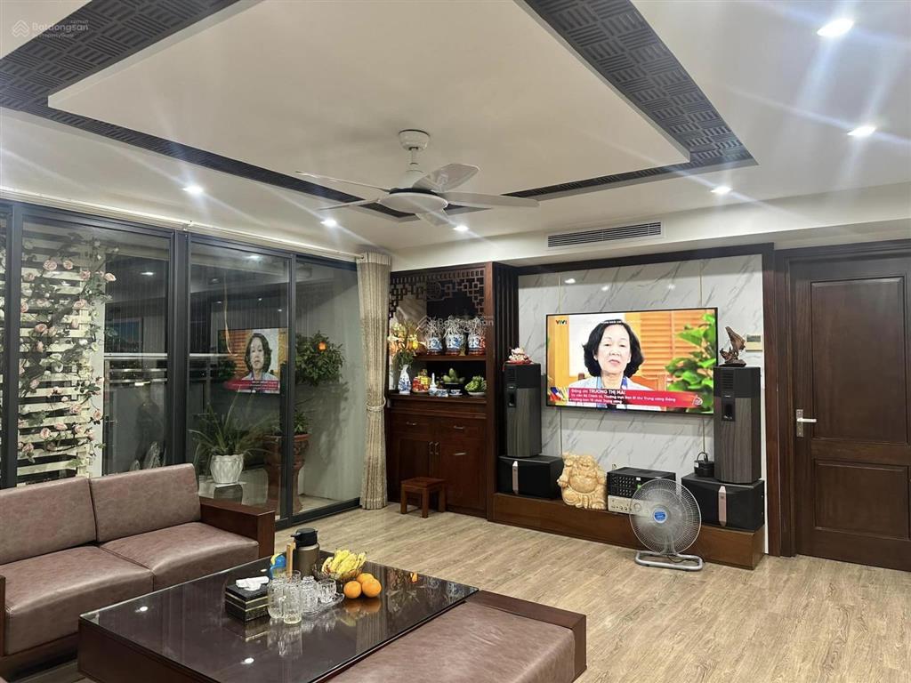 Giá tốt tôi cho thuê căn 2 ngủ, 2 vs, dt 95m, nhà thoáng mát giá 14tr/th tại golden land