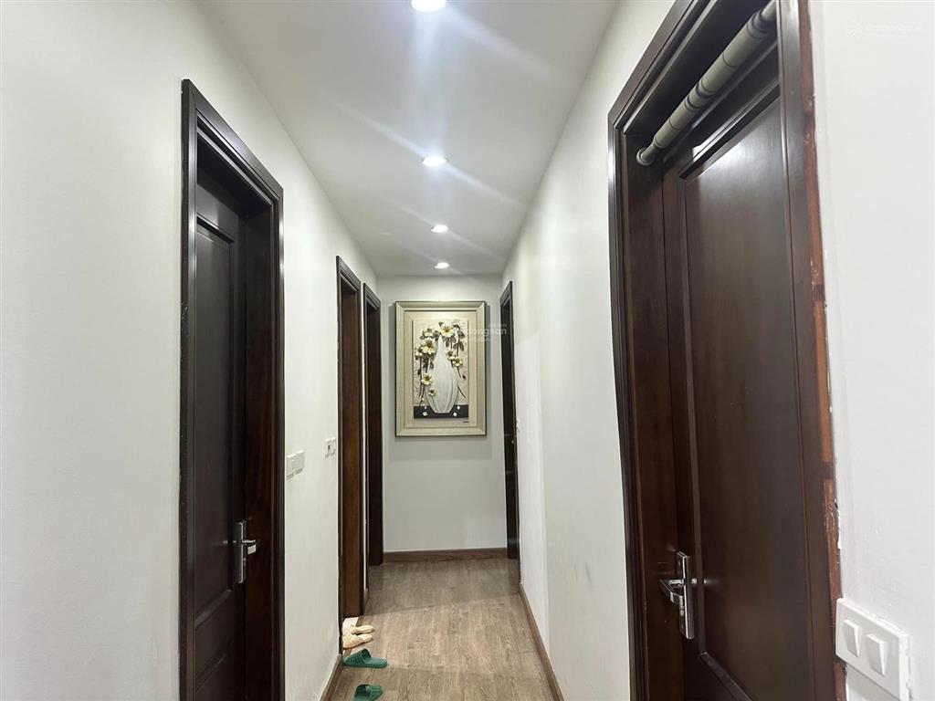 Giá tốt tôi cho thuê căn 2 ngủ, 2 vs, dt 95m, nhà thoáng mát giá 14tr/th tại golden land