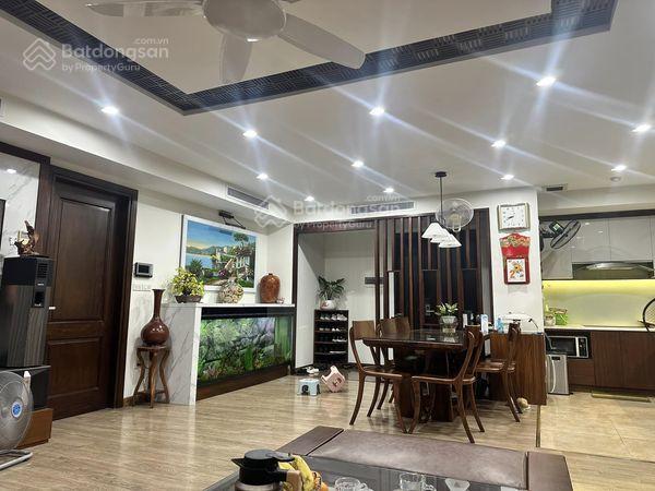 Giá tốt tôi cho thuê căn 2 ngủ, 2 vs, dt 95m, nhà thoáng mát giá 14tr/th tại golden land