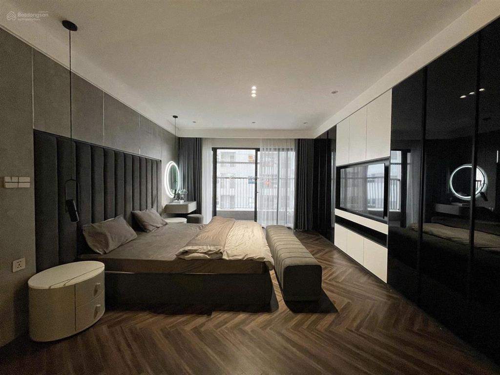 (tin thật) tôi cần bán căn hộ 3 ngủ 2 vs dt 100m2, nhà thoáng mát, giá 7,x tỷ tại hei tower