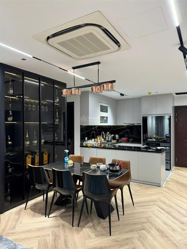 [gía cực tốt]tôi cần bán căn 3 ngủ,2vs, dt 90m, nhà thoáng mát, sổ đỏ giá nhỉnh 8 tỷ tại the legend