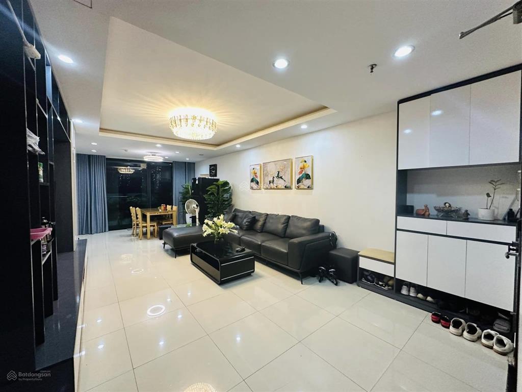 (nhà thật) tôi cần bán căn 2 ngủ diện tích 94m2, nhà thoáng mát, sổ đỏ giá 7,x tỷ tại golden land