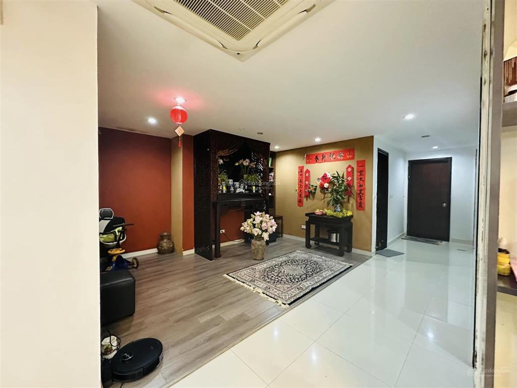 (nhà thật) tôi cần bán căn 2 ngủ diện tích 94m2, nhà thoáng mát, sổ đỏ giá 7,x tỷ tại golden land