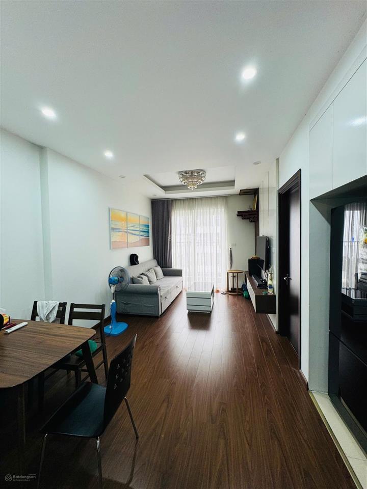 {tầng 15giá tốt} tôi cho thuê căn 2 ngủ, 2vs, dt 77m, nhà thoáng mát, giá 14tr tại 90 nguyễn tuân
