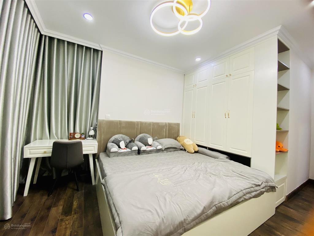 Giá tốt tôi cho thuê căn 3 ngủ 2 vs, dt 95m2, nhà thoáng mát, đẹp giá 15tr/th tại thống nhất