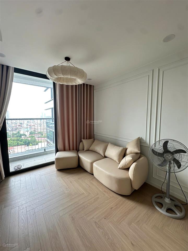 Giá tốt!! tôi cần bán căn 2 ngủ, 2vs, dt 80m, nhà thoáng, sổ đỏ giá hơn 5 tỷ tại roman plaza