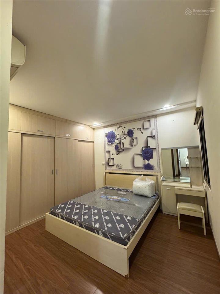 Giá tốt!! tôi cần bán căn 2 ngủ, 2vs, dt 80m, nhà thoáng mát, sổ đỏ giá hơn 4 tỷ tại eco green city
