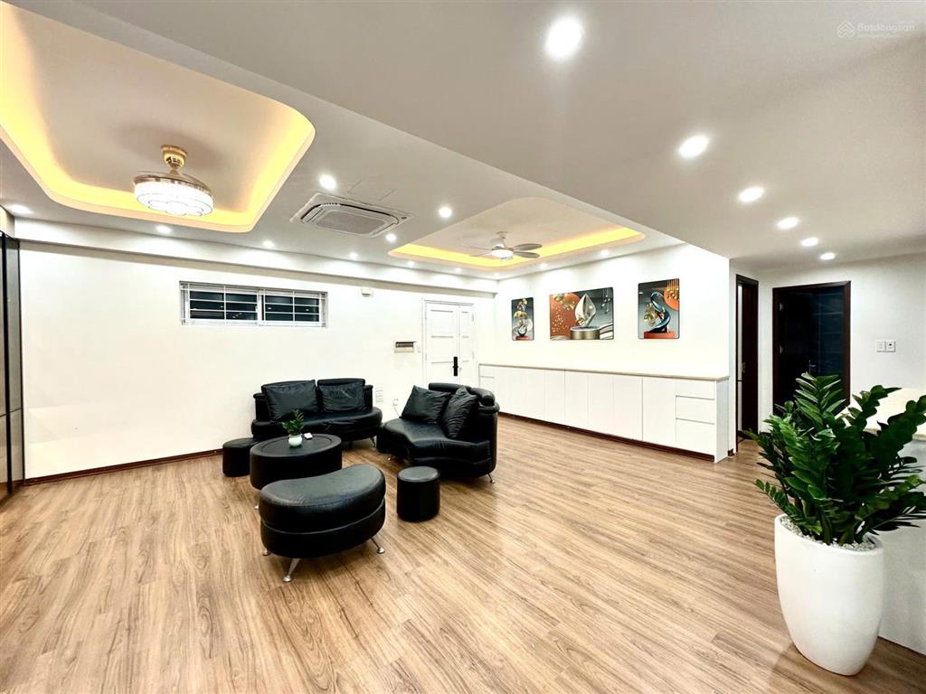 Giá cực tốt!! tôi bán căn 3 ngủ 2 vs,dt 135m2, nhà thoáng mát, sổ đỏ, giá nhỉnh 7 tỷ tại hh2 bắc hà