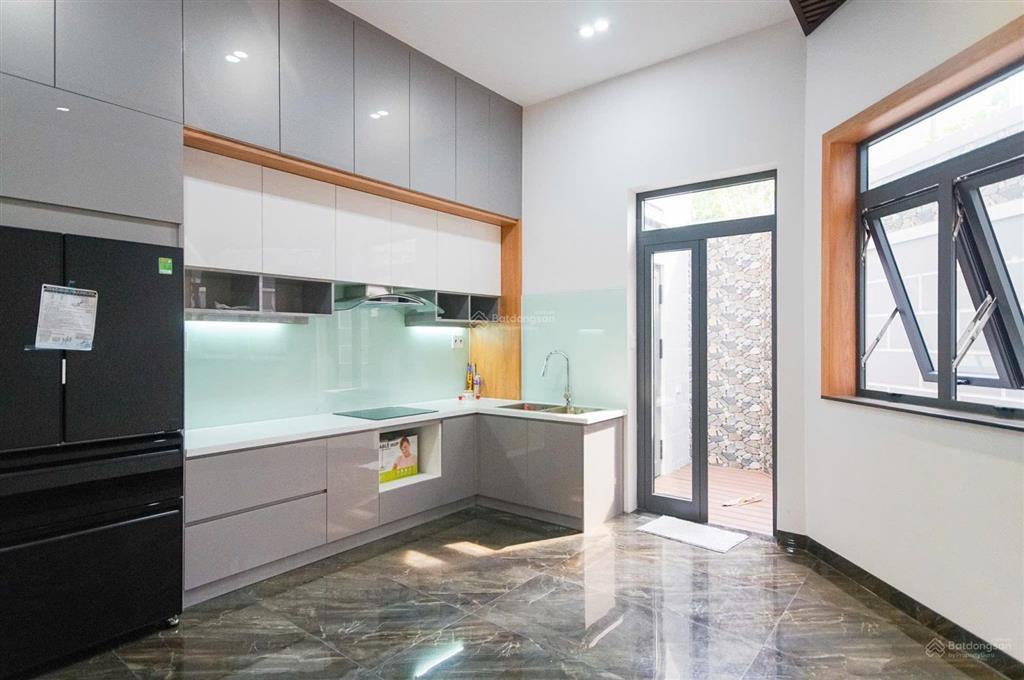 Bán nhà mặt tiền đường lê văn thịnh, p bình trưng tây, quận 2, dt 117.1m2, 4pn, 5wc, 24 tỷ