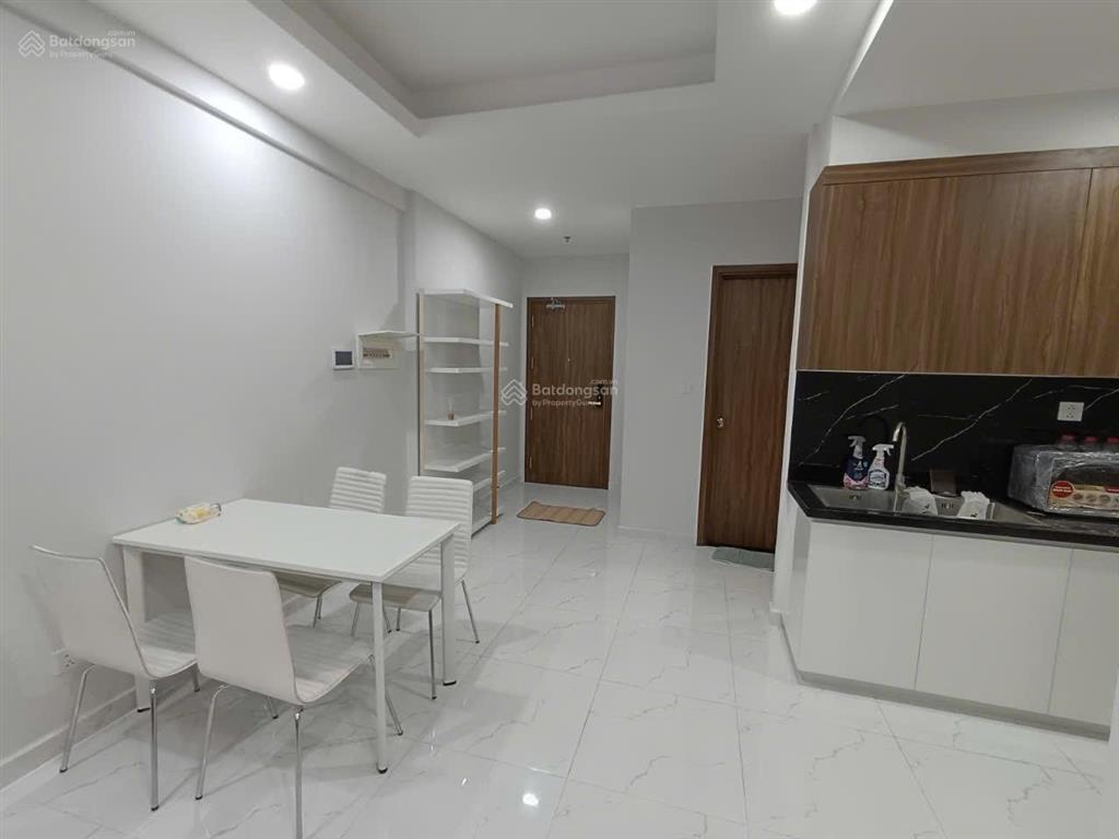 Cần ra gấp căn opal skyline 2pn2wc tầng trung view hồ bơi