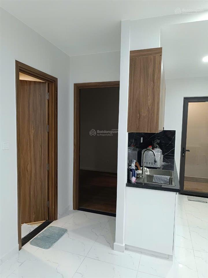 Cần ra gấp căn opal skyline 2pn2wc tầng trung view hồ bơi