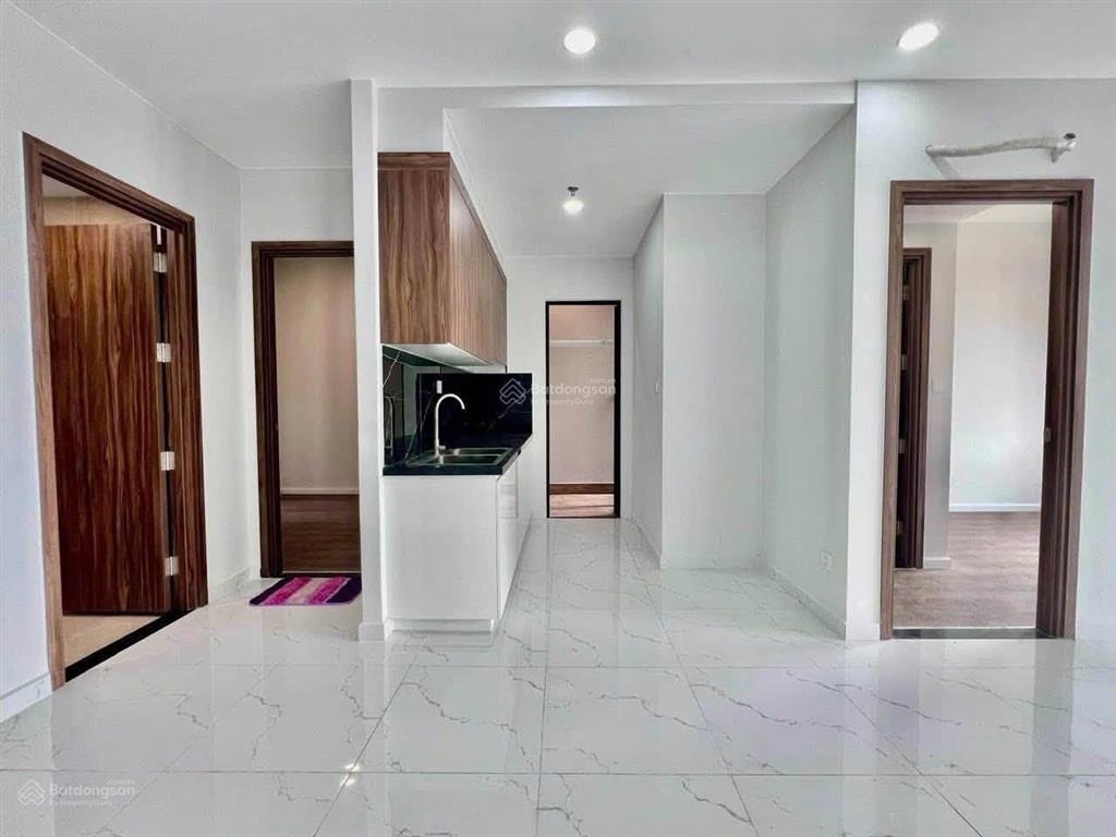 Chính chủ bán gấp căn 2pn có ban công opal skyline tầng trung view đẹp giá ngộp, cơ hội bắt đáy