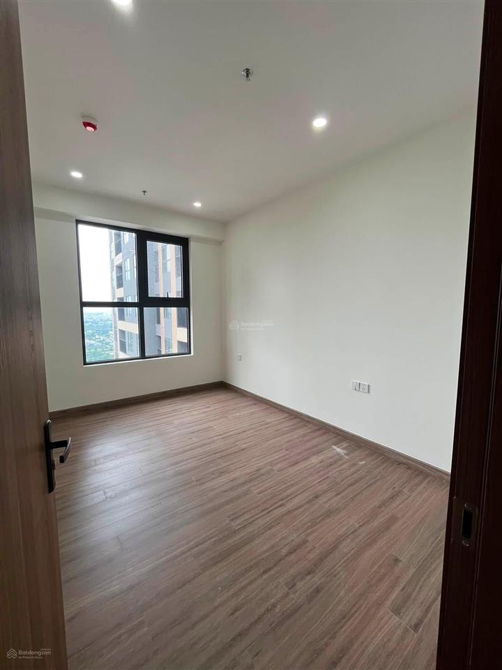 Chính chủ cho thuê căn 1pn+ a&t sky đã trang bị rèm giàn phơi máy lạnh view đẹp tầng trung