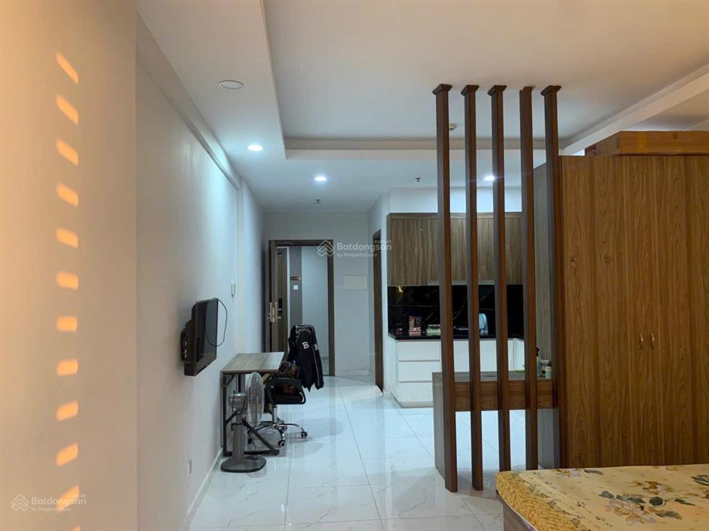 Chính chủ cần ra căn studio full nội thất tầng 18 view đẹp bao thuế phí