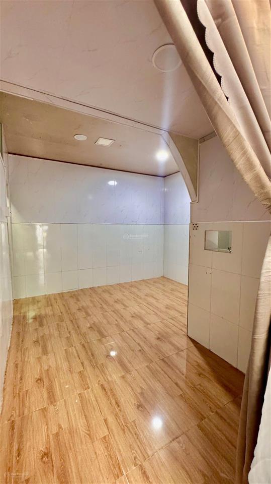 Cho thuê căn nhà mặt phố gần chợ, đại học luật, gigamall giá rẻ cho sinh viên