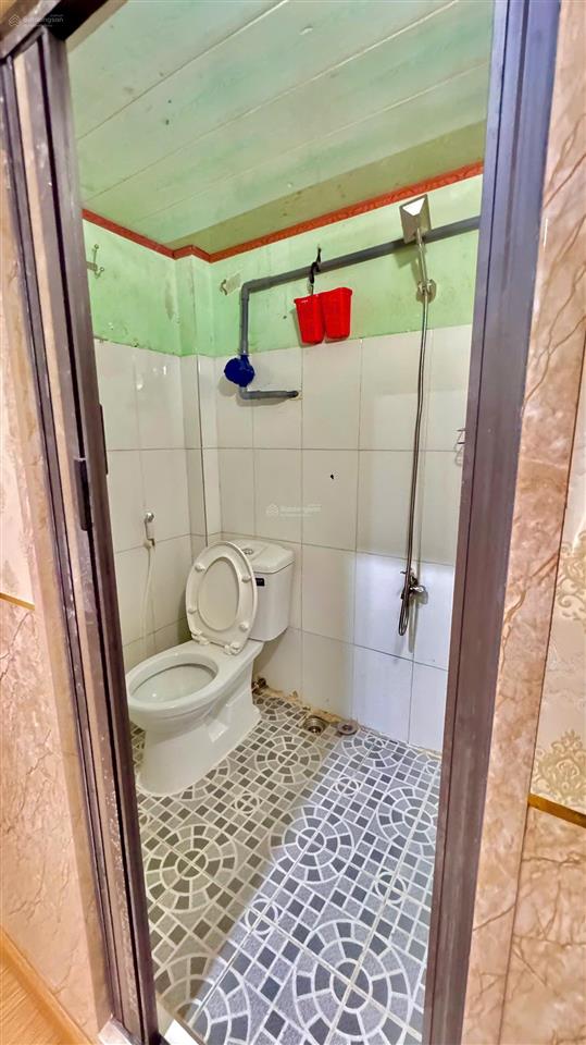 Cho thuê căn nhà mặt phố gần chợ, đại học luật, gigamall giá rẻ cho sinh viên