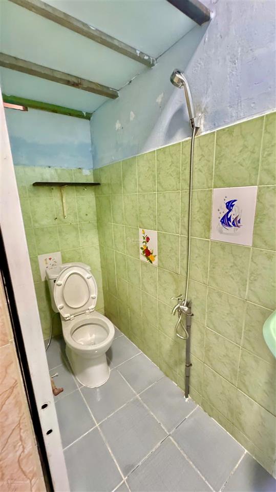 Cho thuê căn nhà mặt phố gần chợ, đại học luật, gigamall giá rẻ cho sinh viên