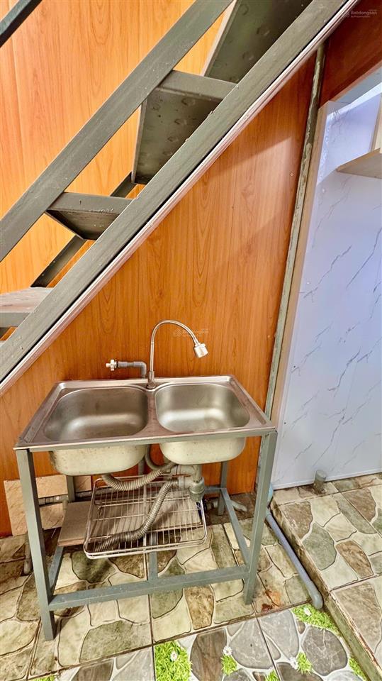 Cho thuê căn nhà mặt phố gần chợ, đại học luật, gigamall giá rẻ cho sinh viên