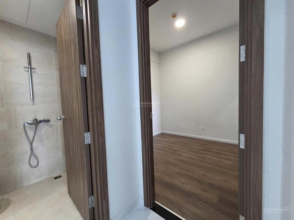 Chủ ngộp cắt lỗ sâu căn 2pn có ban công view hồ bơi opal skyline, khách mua có lãi ngay