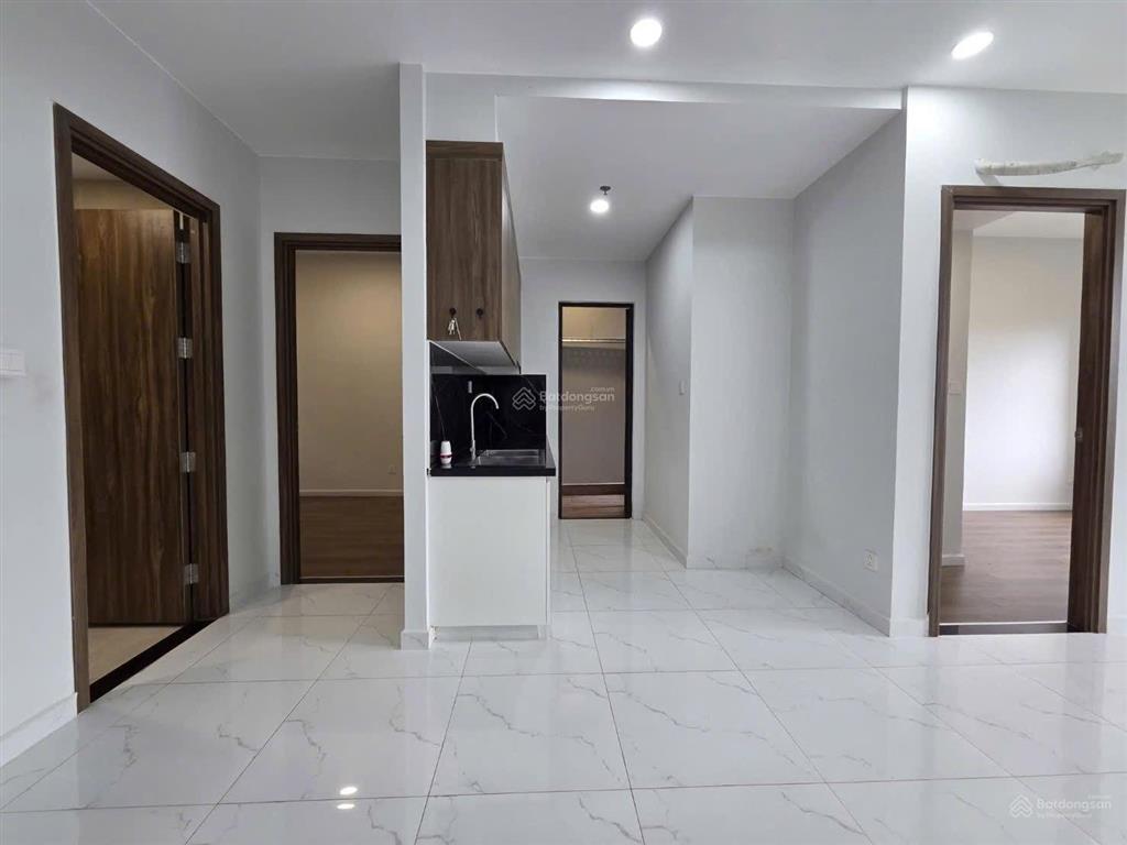 Chủ ngộp cắt lỗ sâu căn 2pn có ban công view hồ bơi opal skyline, khách mua có lãi ngay