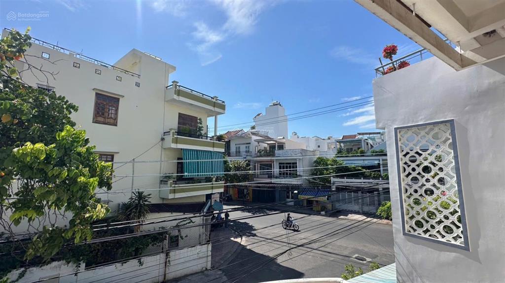 Cần bán gấp nên chủ giảm 1 tỷ còn lại 22 tỷ, cho căn nhà 3 tầng khu bàn cờ nha trang