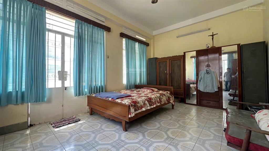Cần bán gấp nên chủ giảm 1 tỷ còn lại 22 tỷ, cho căn nhà 3 tầng khu bàn cờ nha trang