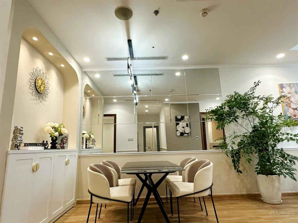 Chính chủ gửi bán căn hộ 2n vip toà park 10 park premium, giá công khai 10.1 tỷ có thương lượng