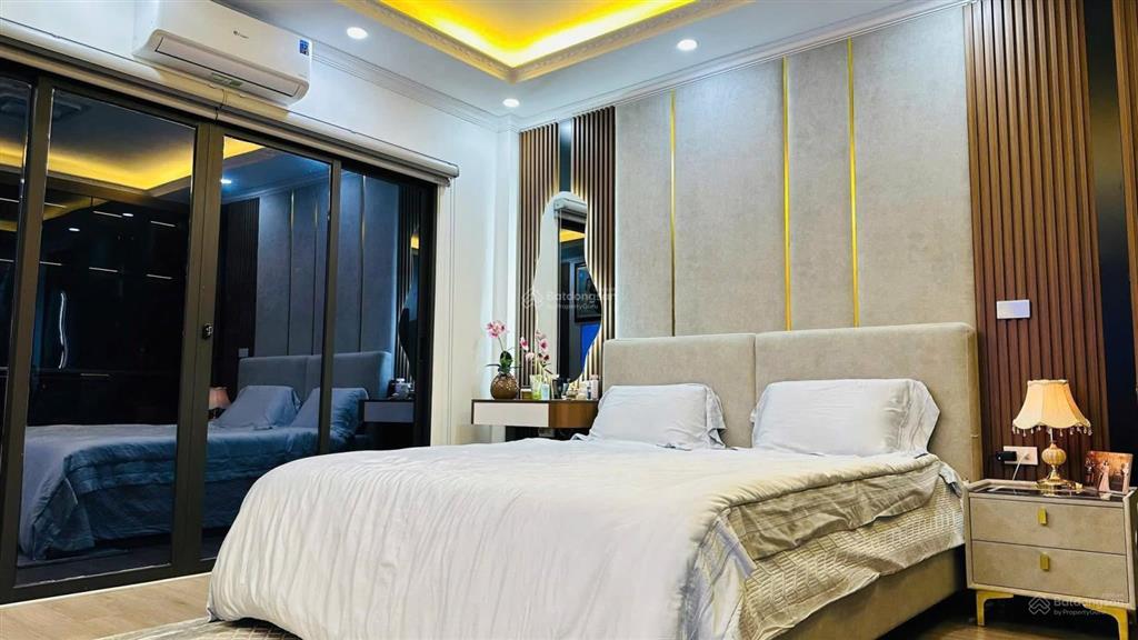 Nhà đẹp đón tết! phố phạm văn đồng, thang máy, ngõ rộng 10m, nhà đẹp 2 thoáng, gần ô tô, gần phố 20