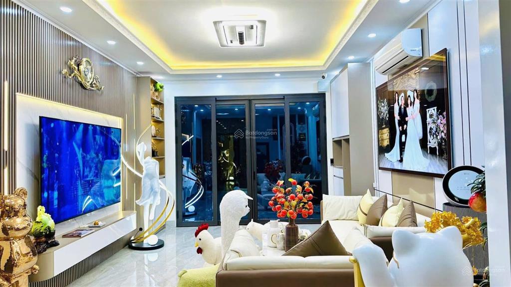 Nhà đẹp đón tết! phố phạm văn đồng, thang máy, ngõ rộng 10m, nhà đẹp 2 thoáng, gần ô tô, gần phố 20