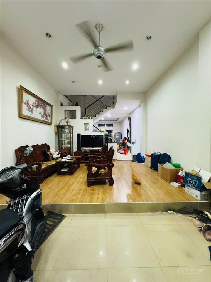 Bán nhà lê trọng tấn  tân phú ( 5m x 18m ) 3 tầng  hẻm 7m thông  chỉ 9,4 tỏi