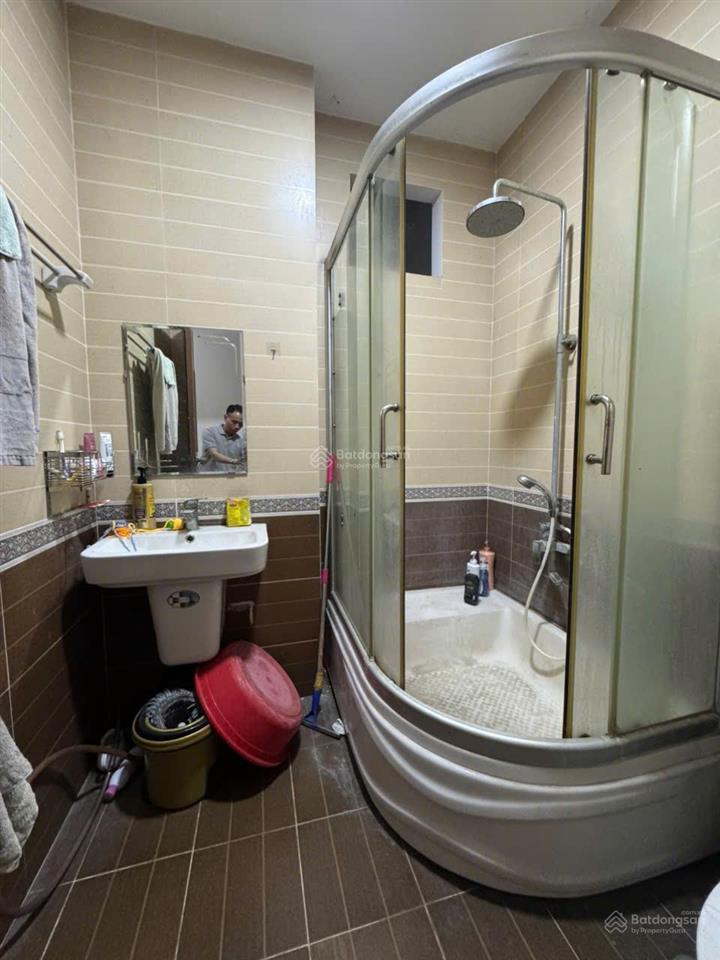 Bán nhà lê trọng tấn  tân phú ( 5m x 18m ) 3 tầng  hẻm 7m thông  chỉ 9,4 tỏi