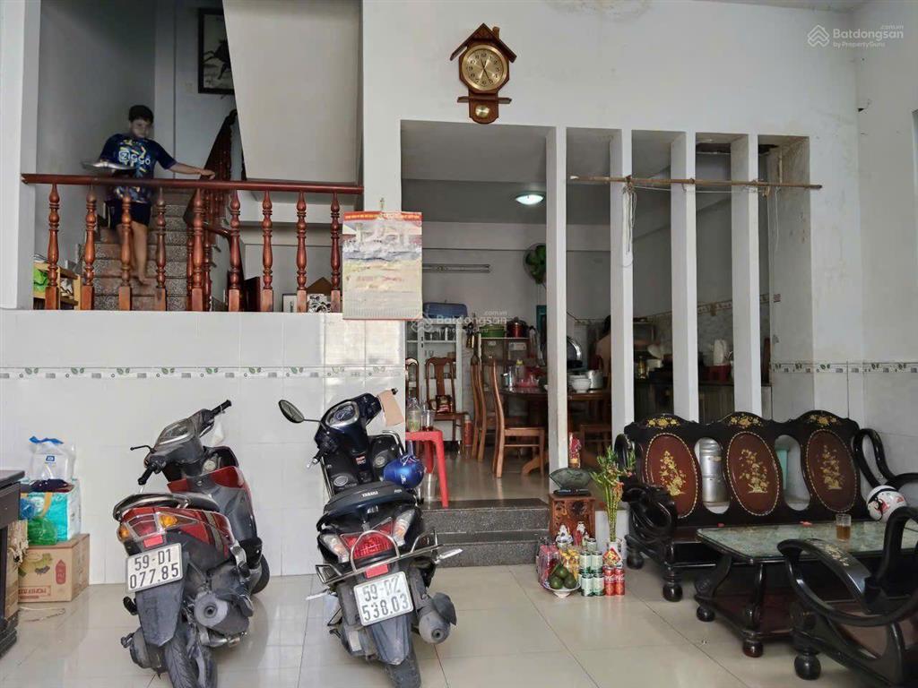 Bán nhà đường lưu chí hiếu ngang 6m hiếm có, đúc 3 tấm kiên cố, dt 6x11m, giá 8 tỉ giảm còn 7,6 tỉ