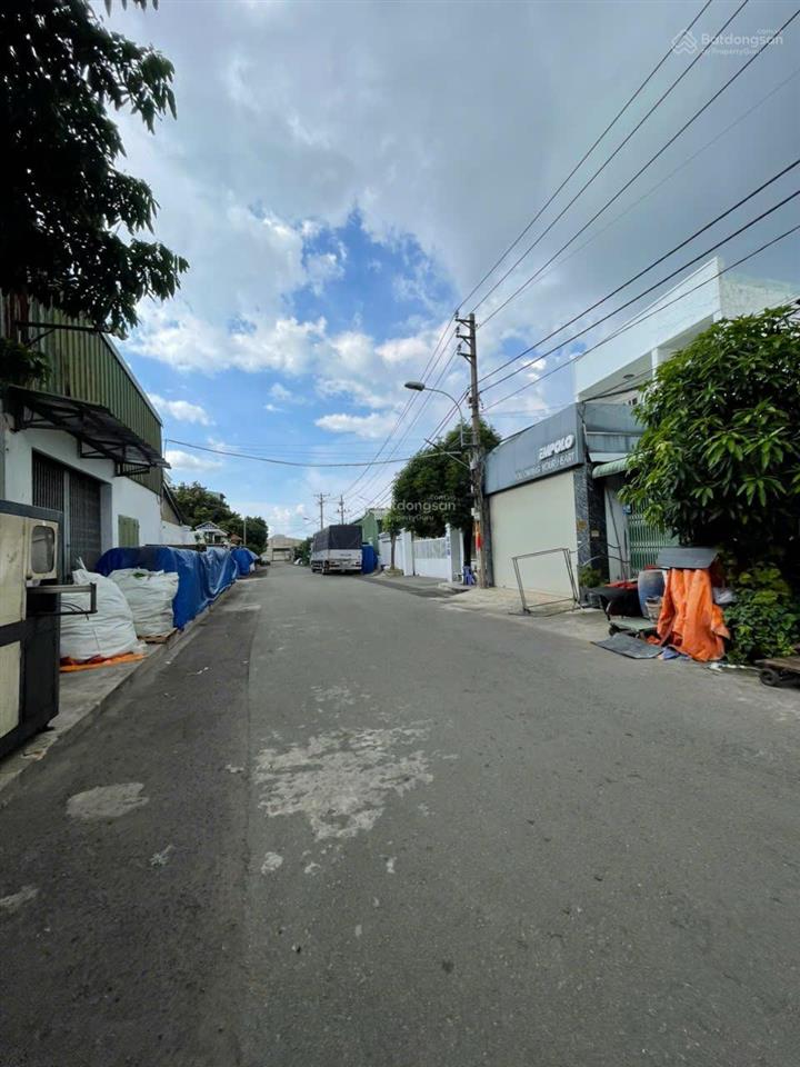 Bán kho/ xưởng 200m2 bà điểm hóc môn, đường cont tận kho, kế kcn vĩnh lộc, kho có gác sắt