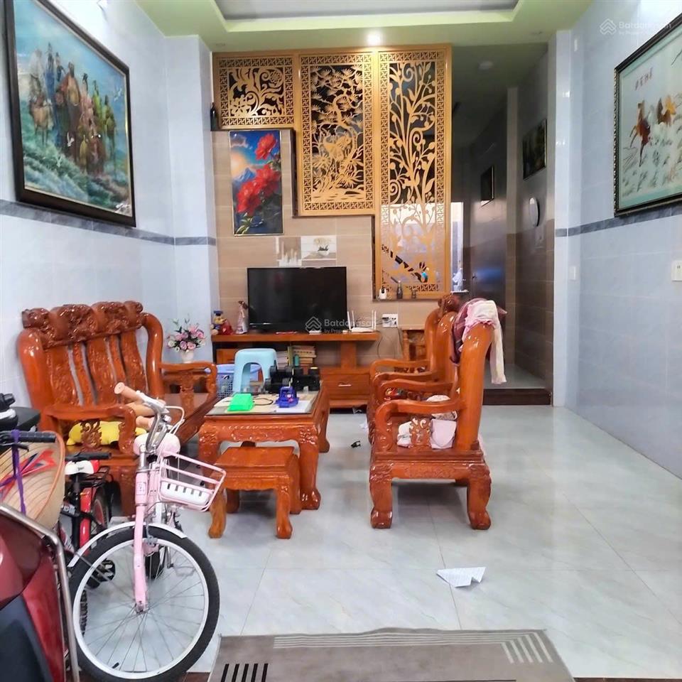 Bán nhà khu phân lô hoa sứ vị trí đẹp, khu dân cư an ninh, diện tích 4x15m đúc 4 tầng