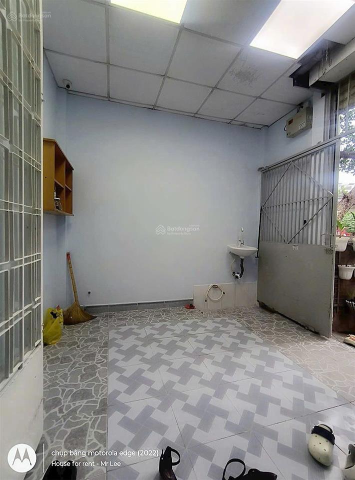 6,5 triệu cho thuê nhà nguyên căn đường đỗ nhuận, 2pn, 1 wc, có sẵn 2 máy lạnh