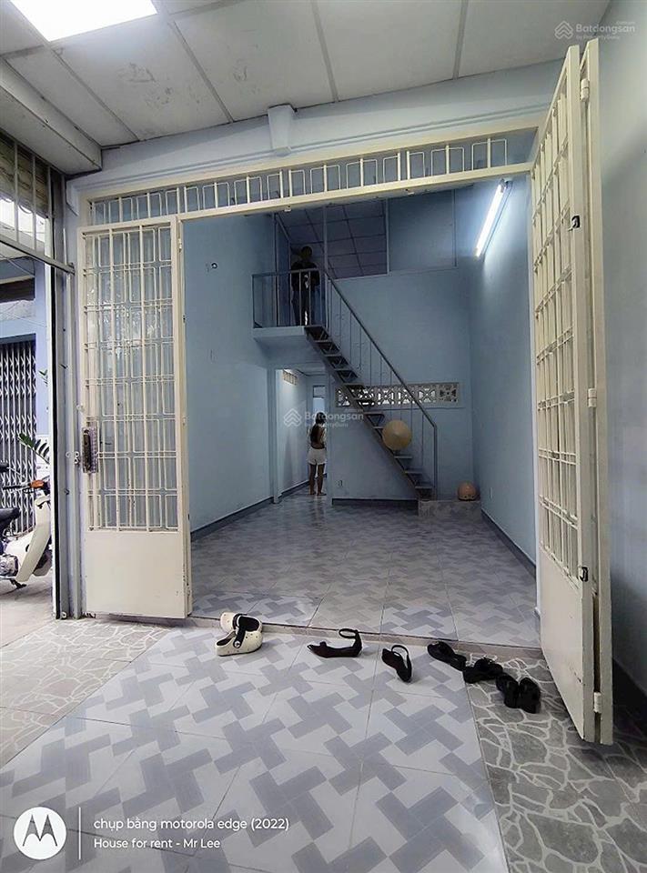 6,5 triệu cho thuê nhà nguyên căn đường đỗ nhuận, 2pn, 1 wc, có sẵn 2 máy lạnh