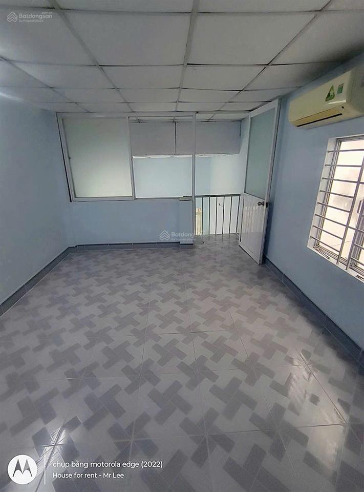 6,5 triệu cho thuê nhà nguyên căn đường đỗ nhuận, 2pn, 1 wc, có sẵn 2 máy lạnh