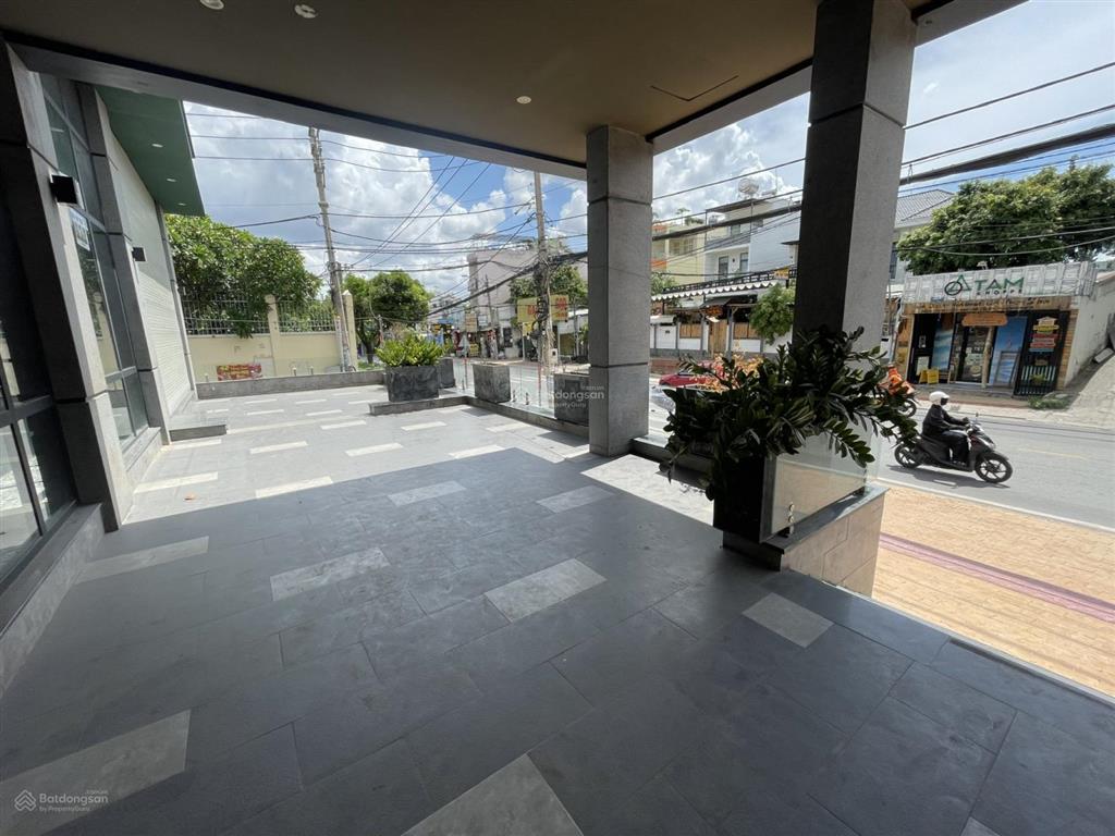 Siêu phẩm ngang 30m, 2 mặt tiền  kha vạn cân