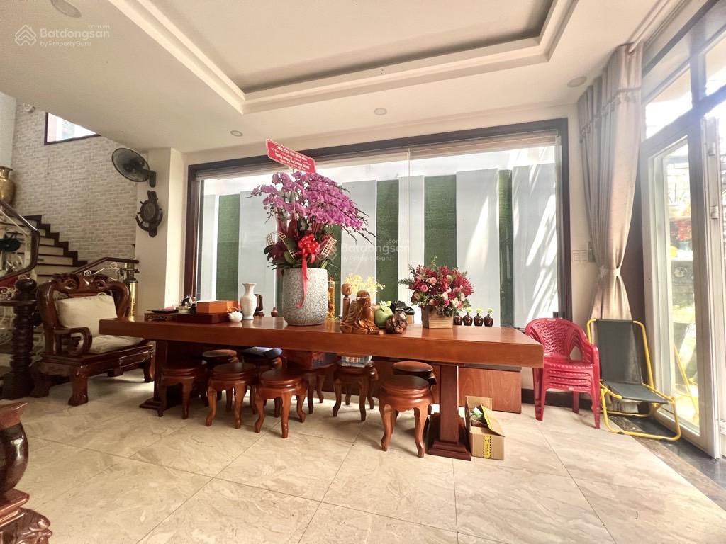 Mặt tiền  trần quốc tuấn  biệt thự 4 tầng  giáp phạm văn đồng  160m2  gần sân bay