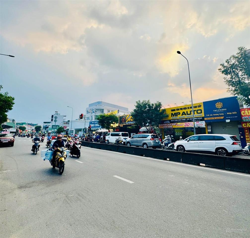 Mặt tiền nguyễn oanh gò vấp  vị trí sầm uất ngày đêm  nhà 6 tầng đa công năng
 diện tích 4x20