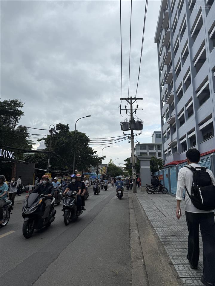 Gần trường đại học cn 4 gò vấp + bán đất tặng khu nhà trọ 7 phòng thu nhập 28 triệu/tháng +