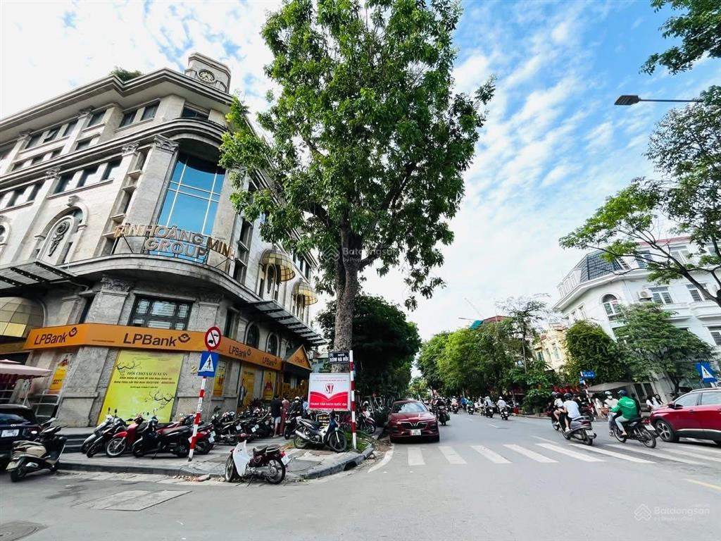 Căn hộ dịch vụ cao cấp trung tâm hoàn kiếm số 18 hạ hồi