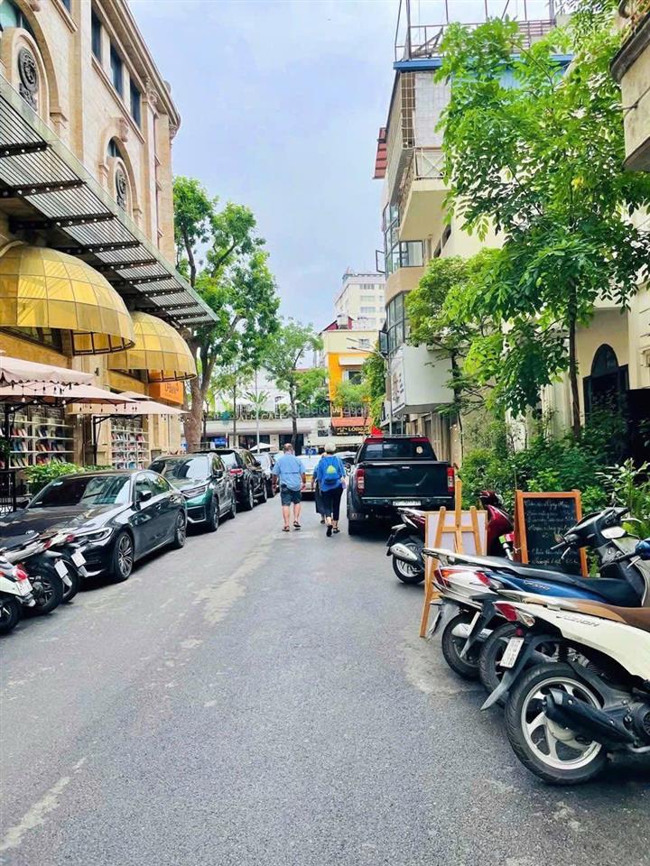 Cho thuê mặt bằng kinh doanh vị trí vàng bậc nhất trung tâm hoàn kiếm