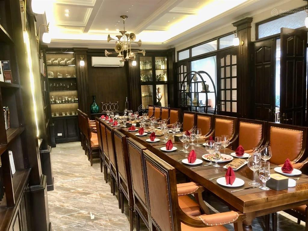 Cho thuê mặt bằng kinh doanh vị trí vàng bậc nhất trung tâm hoàn kiếm