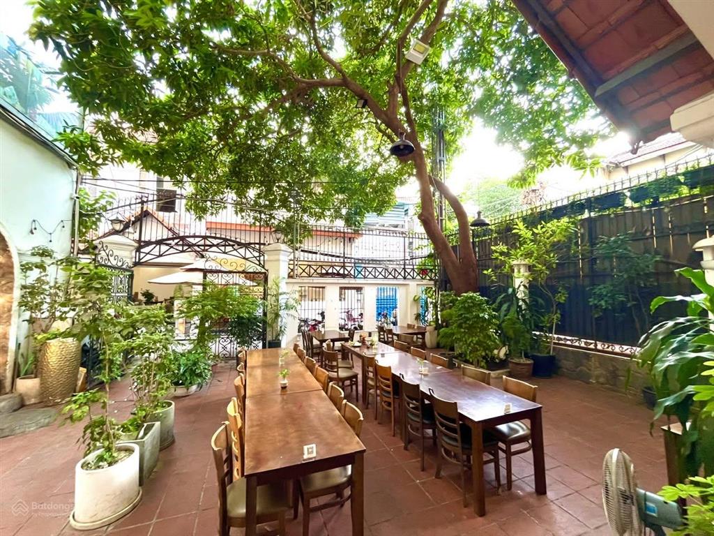 Cho thuê mặt bằng kinh doanh vị trí vàng, trung tâm quận 3
