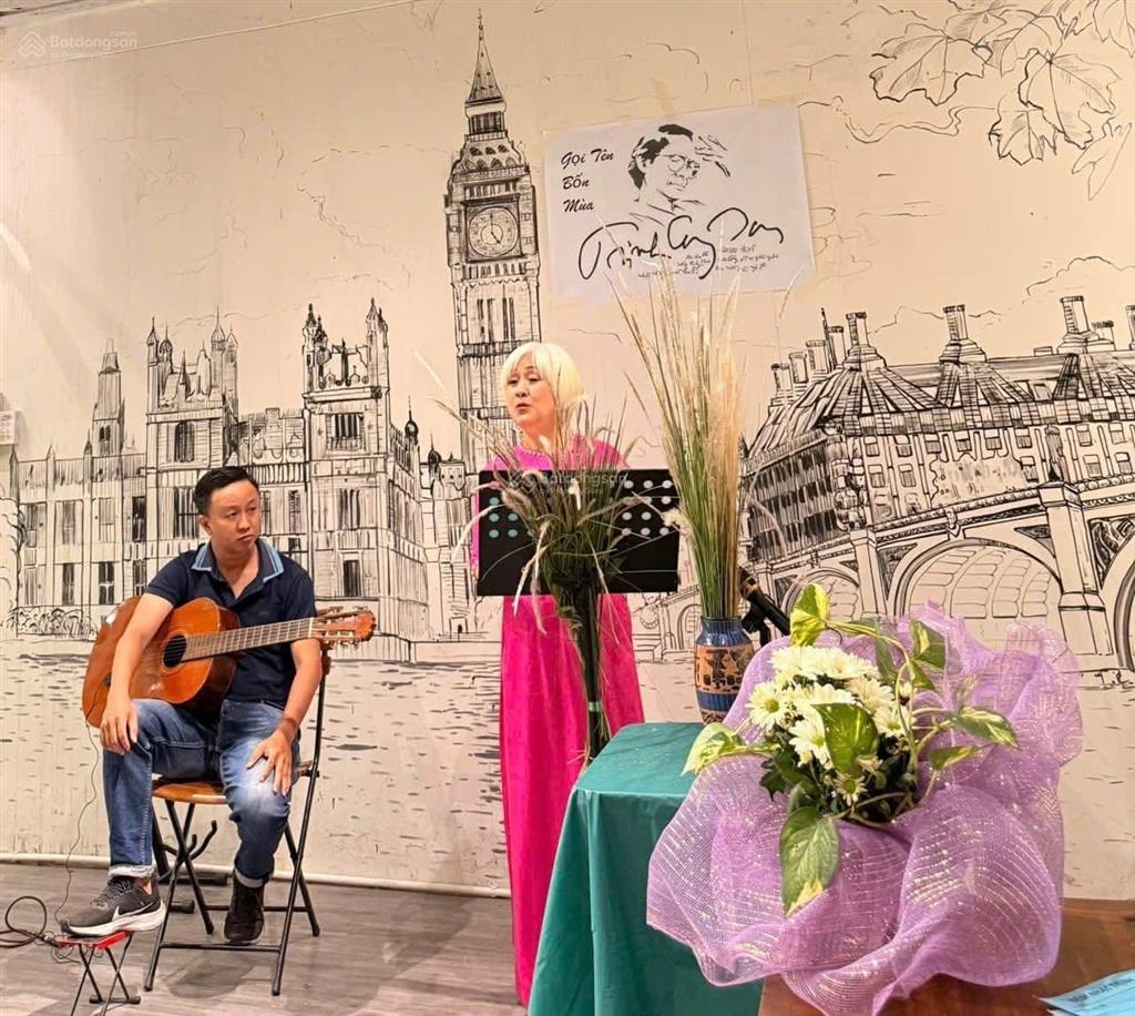 Cho thuê mặt bằng gần 300m  biệt thự sân vườn trung tâm quận 3