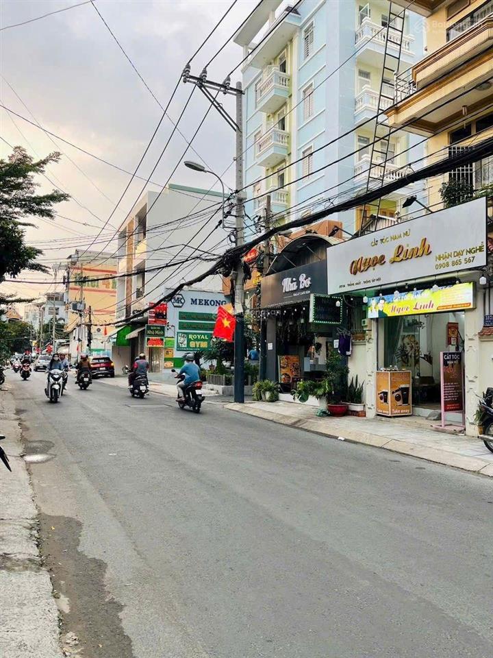 Bán căn hộ dịch vụ, mặt tiền đường nhựa 12m nguồn thu 800 triệu/năm