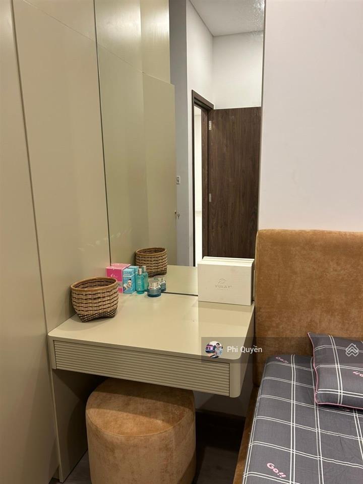 Mình cần bán chung cư the usefull  quận 1. dt 59m2, 2pn, 1wc. giá 2.7 tỷ.  0779 757 *** quyền