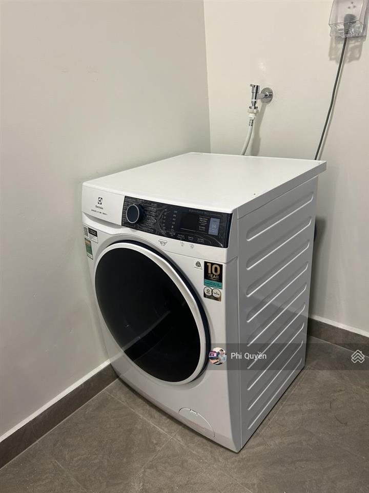 Mình cần bán chung cư the usefull  quận 1. dt 59m2, 2pn, 1wc. giá 2.7 tỷ.  0779 757 *** quyền