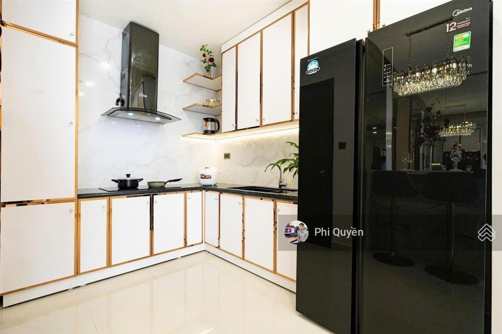 Chung cư cao cấp kingston phú nhuận. dt 82m2, 2pn, 2wc. giá từ 1718 triệu,  0779 757 ***  quyền